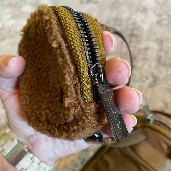 NWOT Lululemon Modular Phone Crossbody Bag Sherpa Fleece Burnt Caramel EUC - Picture 15 of 16